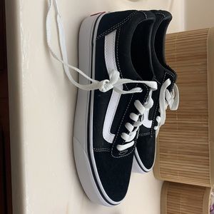 Women’s size 7 black oldskool vans